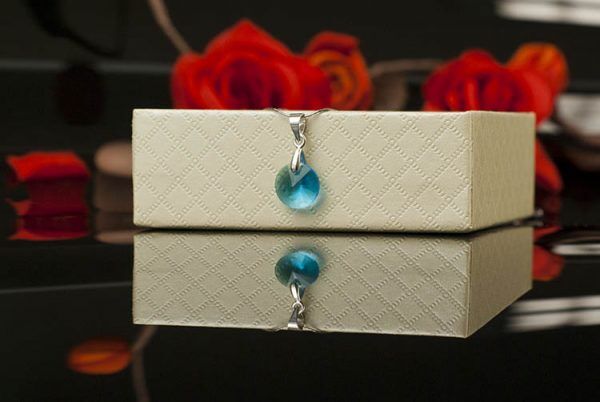 Сребърно колие с мини кръгъл син кристал Swarovski - Image 2