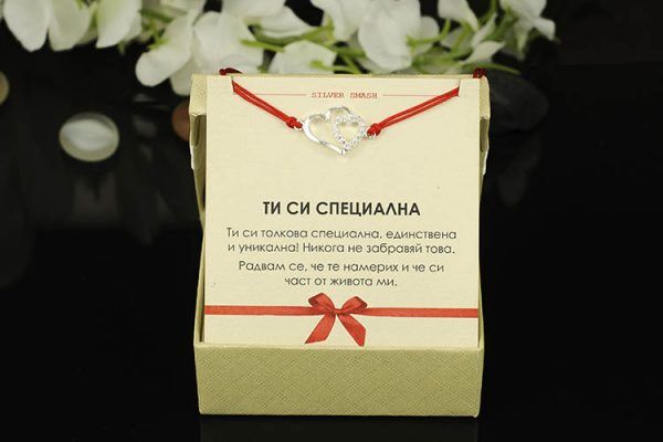 Гривна с червен конец и сребърен елемент сърца с циркони - Image 2