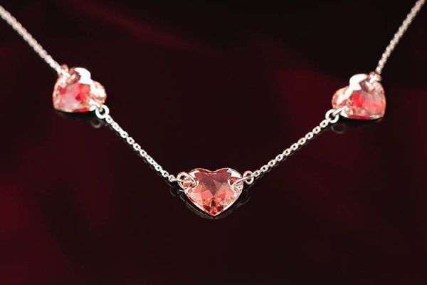 Сребърен чоукър с розови сърца Swarovski - Image 2
